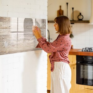 Tablero magnético de madera con lista de tareas pendientes para la pared, tablero de mensajes marrón, exhibición de fotos en la pared con patrón de naturaleza, marcador + esponja