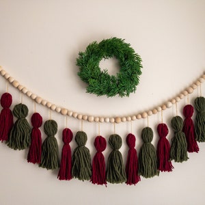 Christmas Yarn Tassel Garland, Green and Red Garland, Christmas Baby Shower Decorations, Nursery Decor Garland, Christmas Garland for Mantle