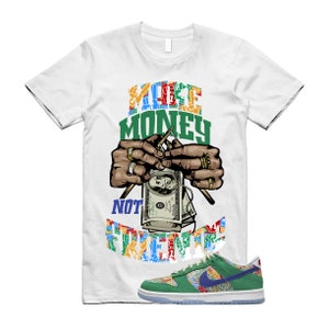 MM T Shirt to Dunk Foam Finger Big Kids Green Royal University Red Old Royal Pollen 1