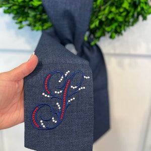 OUTDOOR FABRIC Wreath Sash with Beaded Script Monogram, Wreath Bow, Monogram Front Door, Housewarming Gift, Wedding Decor, Bridal Gift Navy Textured OUTDR