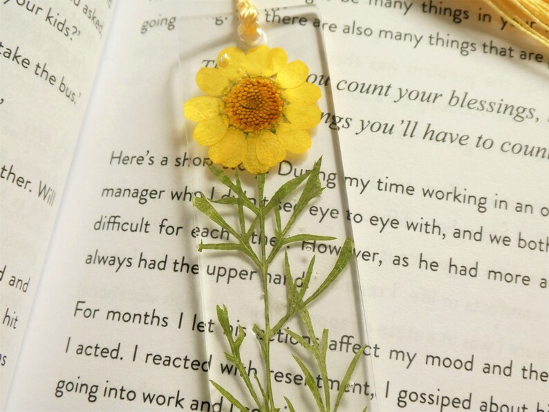 Mini pressed flower handmade resin bookmarks with tassels Floral bookmarks image 3