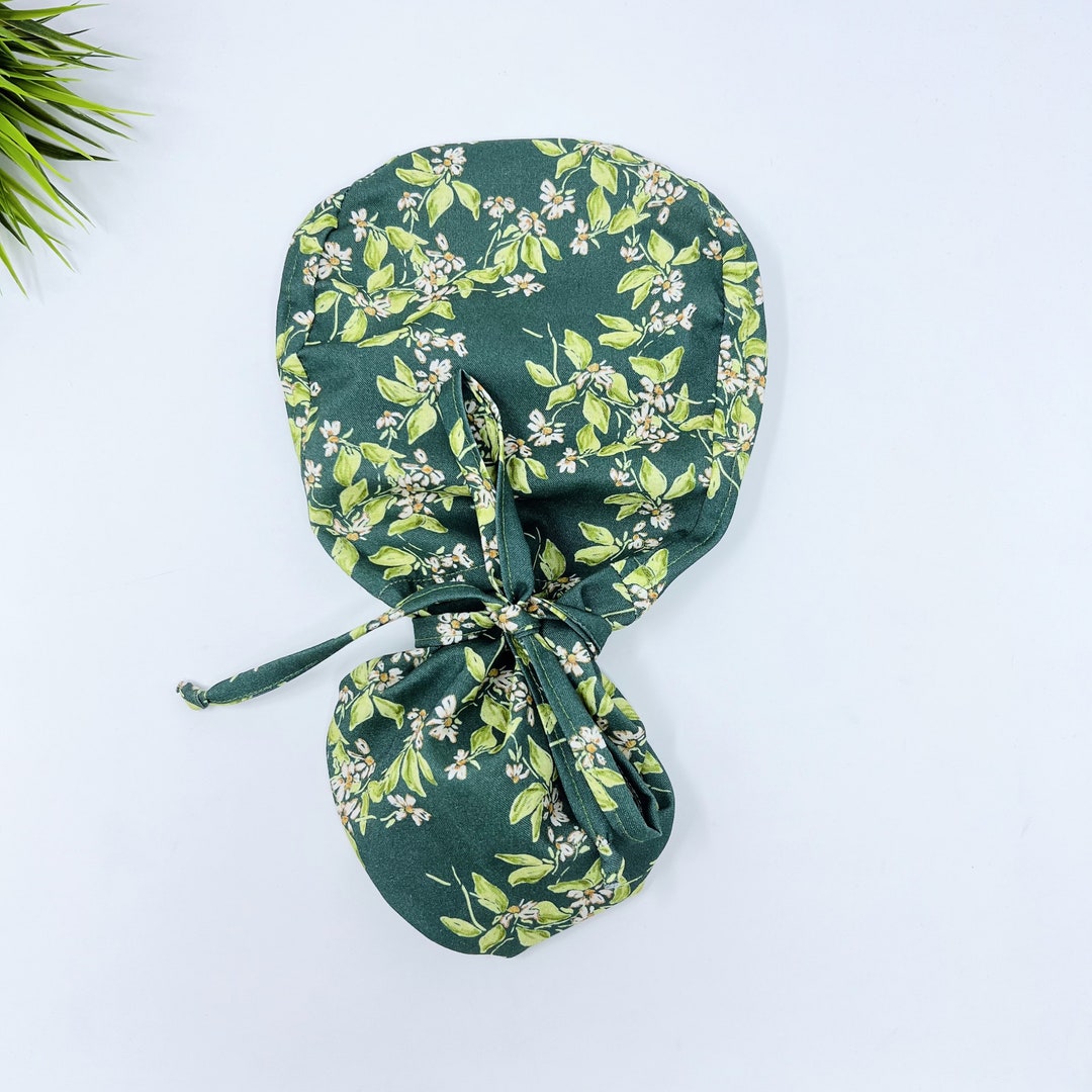 Wild Daisies Ponytail Scrub Cap, Surgical Cap Women. Satin Lined Option