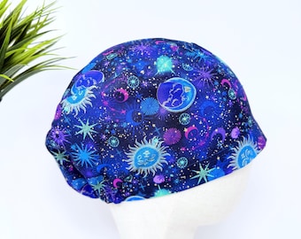 Gorro quirúrgico europeo Sun Moon Stars para mujer con opción de forro satinado de Paradise Caps.