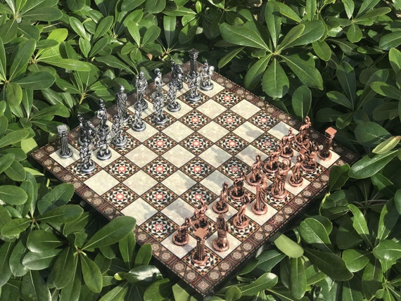 Is there an online chess game or app that allows for custom setup of  pieces? - Chess Stack Exchange