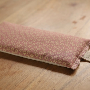 Weighted Eye pillow - filled with rapeseeds and lavender - Doublesided japanese cotton with Flower pattern vs plain Beige - relax wellness