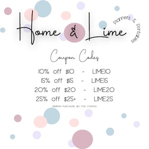 Puede incluir: Un fondo blanco con c&iacute;rculos rosas y azules. El texto "Home & Lime" est&aacute; escrito en cursiva negra. Debajo del texto hay una lista de c&oacute;digos de cup&oacute;n con descuentos para compras de 10 &euro;, 15 &euro;, 20 &euro; y 25 &euro; o m&aacute;s. El texto "Planners & Printables" est&aacute; escrito en un c&iacute;rculo en la esquina superior derecha.