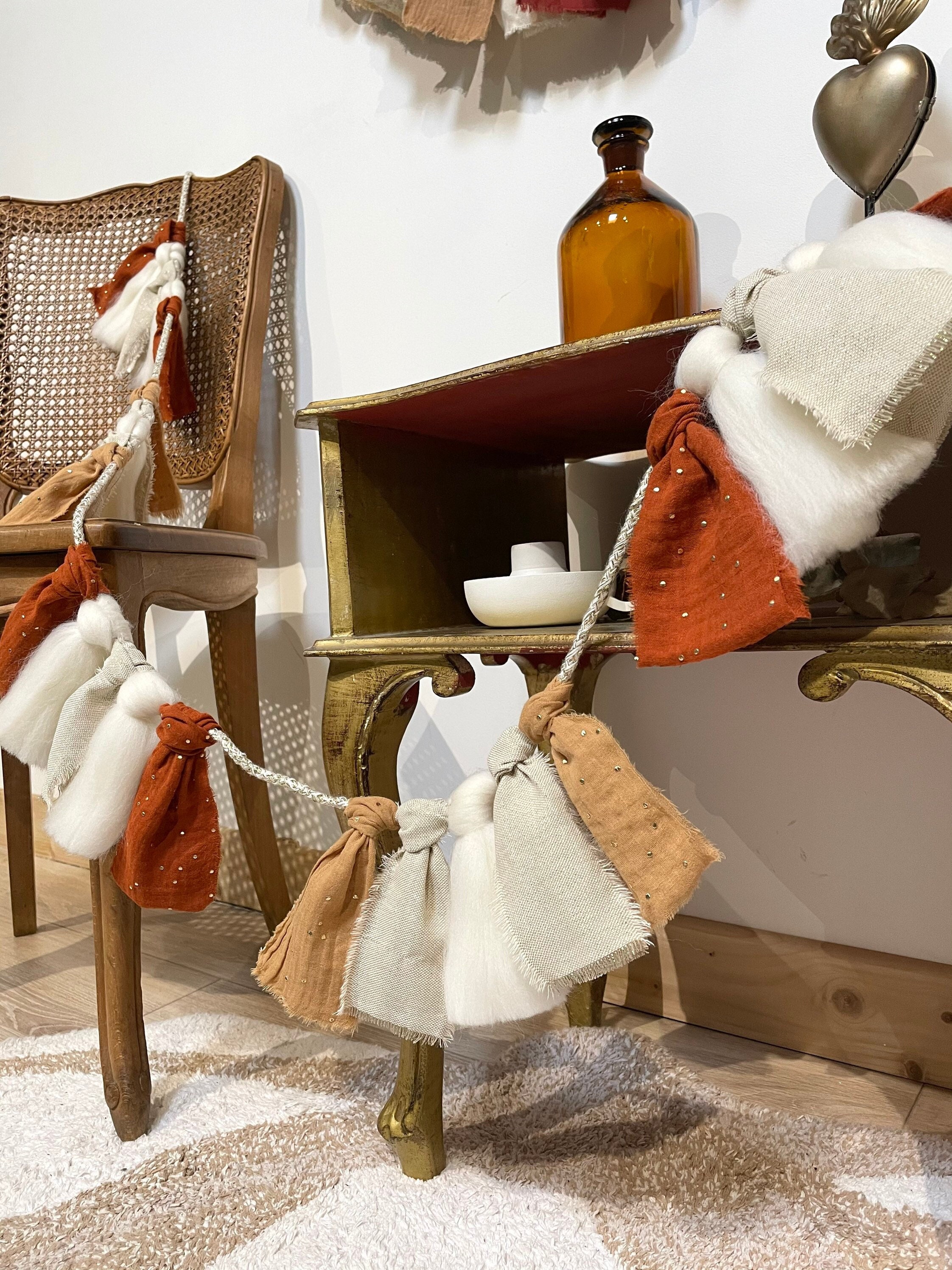 Charlie | Guirlande Terracotta Bohème Chic, Guirlande Pompons Laine Tissu.