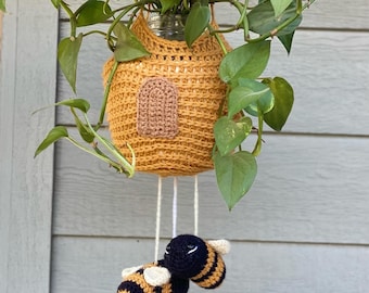 Cute As Can Bee Hanging Crochet Planter Pattern