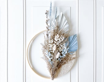 Hues Of Blue Dried Flowers Macramé Wreath / Flower Wall Hanging / Pampas Grass Decor / Farmhouse Boho Décor / Gallery Wall Art / Door Decor