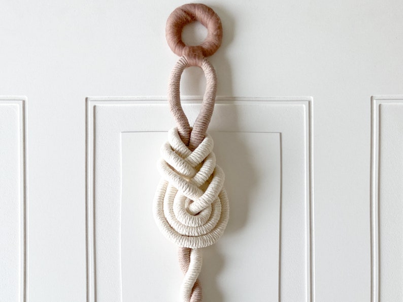 Colgante de pared envuelto a mano / Arte de algodón / Arte de lana merino / Decoración de moda / Escultura de arte de fibra / Decoración contemporánea / Decoración anudada de Macramé / imagen 1