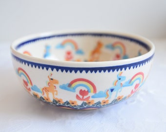 Ciotola per insalata fatta a mano con unicorno e arcobaleno con decorazione dipinta a mano in ceramica originale di Boleslawiec