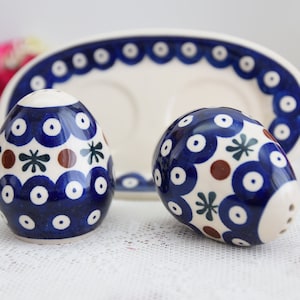 Polish pottery salt and pepper shakers with tray handmade Boleslawiec ceramic