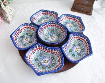 Lazy Susan polish pottery dipping sauce bowls set on turntable with handpainted floral decoration by Boleslawiec