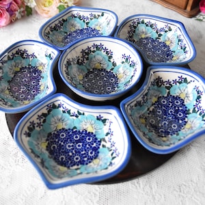 Ceramic snack set for party set on revolving wooden base hand painted polish pottery by Boleslawiec