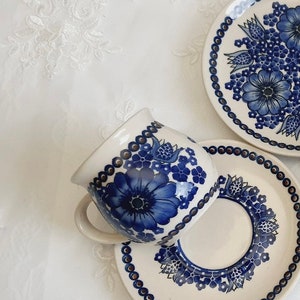 Handmade polish pottery mug with loop handle by Boleslawiec ceramic made in Poland