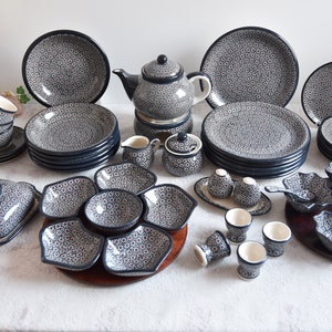 Handgefertigtes Steingut-Geschirrset für 6 Personen mit handbemaltem Dekor von Boleslawiec Pottery