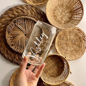 Personalisierte Name Eiskaffeetasse Soda Bier Dose Glas mit Deckel und Glas Stroh, Geschenk für Freunde, Brautjungfer