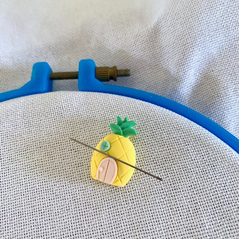 3D Pineapple House Magnetic Needle Minder for Cross Stitch Emb 3D Pineapple House Magnetic Needle Minder for Cross Stitch Emb
