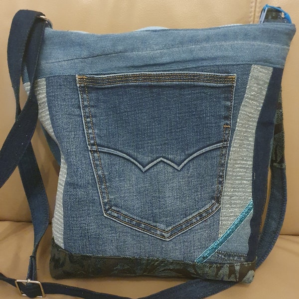 Handtasche Patchwork Jeans Glitzer Upcycling Jeanstasche  Innentasche Außentaschen