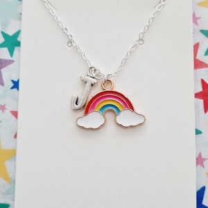Collar con inicial de arcoíris para niñas, mejores amigas, regalo de cumpleaños personalizado