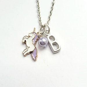 Encantador colgante de arcoíris para niños, collar con inicial personalizado para tu mejor amigo para siempre.