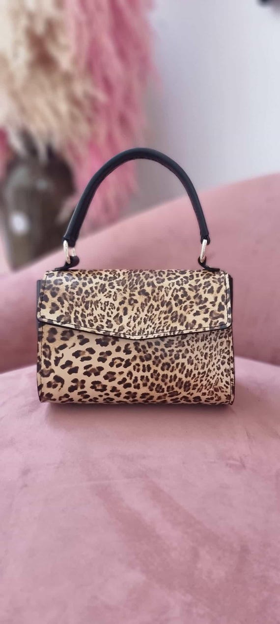Handmade Leopard Print Leather Bag – Animal Print Statement Purse – Bold  Fashion Handbag – Elegant Gift for Her – Modern Chic Accessory