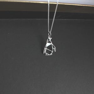 Collar de pingüino navideño, origami, animal, plata esterlina, minimalista, regalo para ella, regalos para niñas, único, animal lindo, delicado,