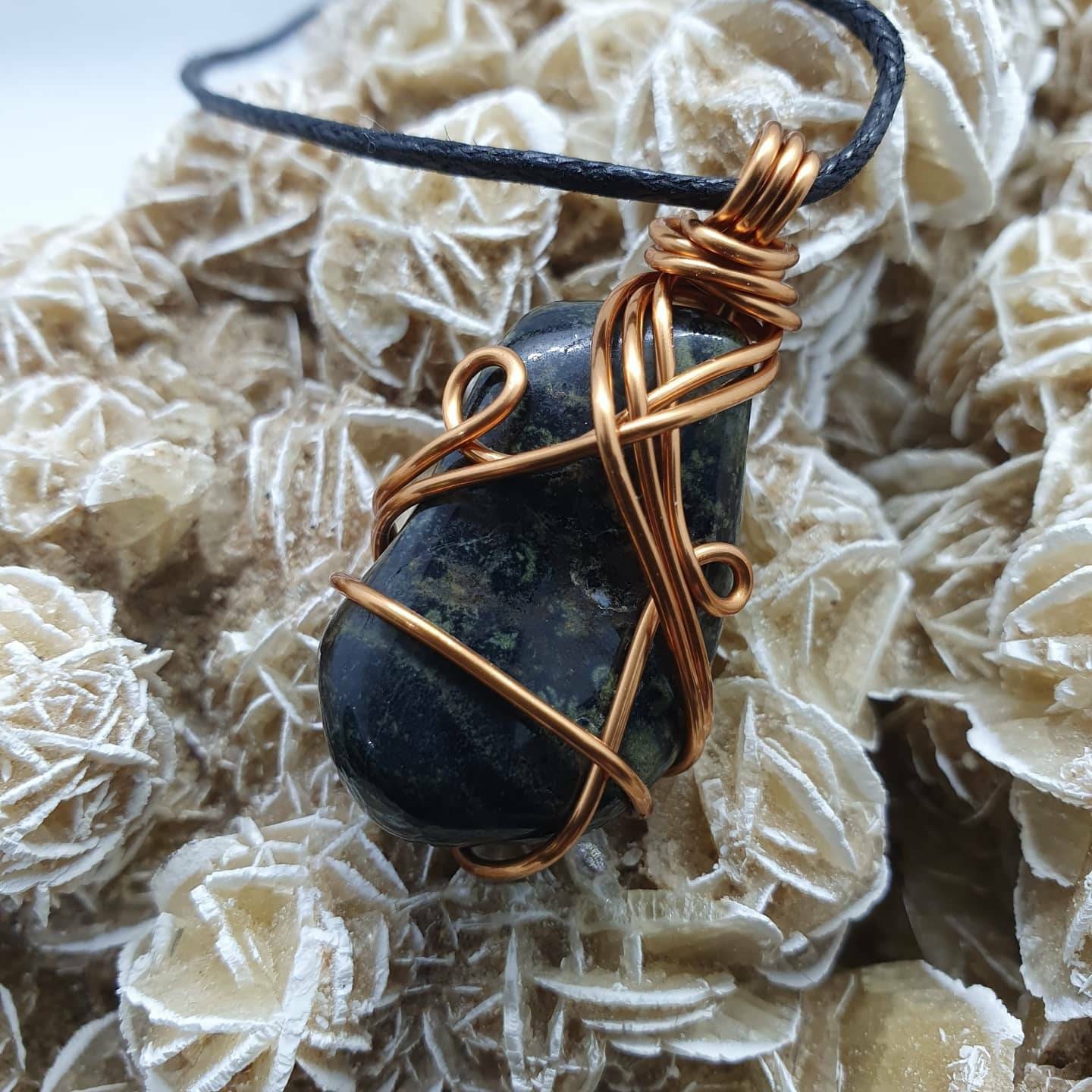 Moss agate crystal healing necklace/stone of new beginnings/refreshes