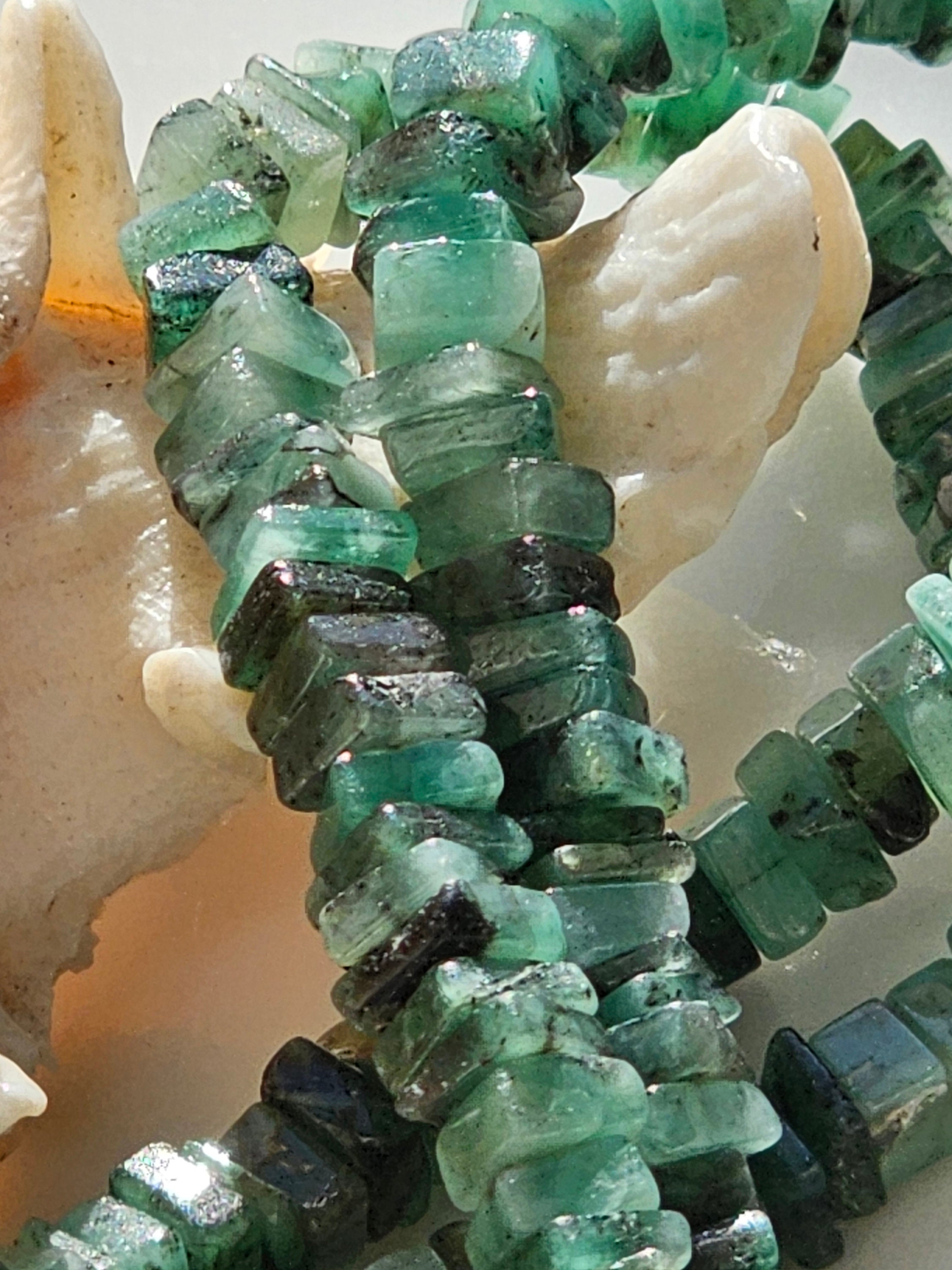 New / Natural Myanmar Emerald Green Irregular Square Gemstone / Size 2.5MM X 5-6MM
