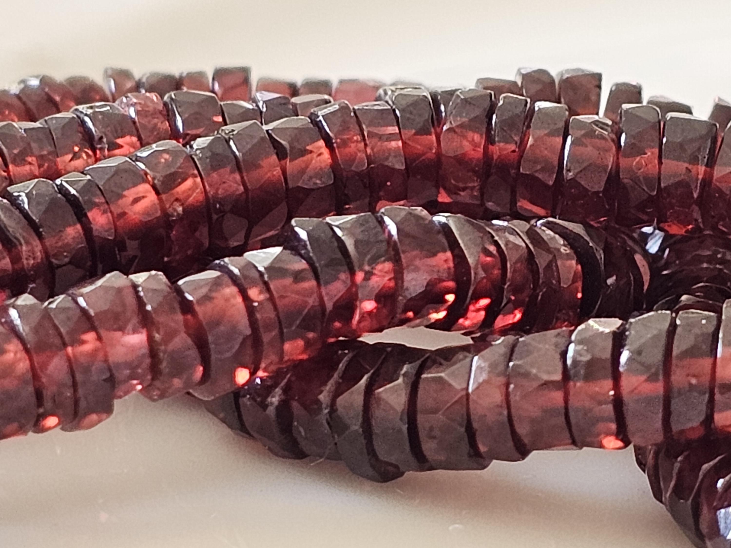 Collier En Plaqué Or Avec Grenat Rouge Bordeaux - Neuf Avec étiquettes - Pierre Précieuse Grenat Almandin - Modèle #1633