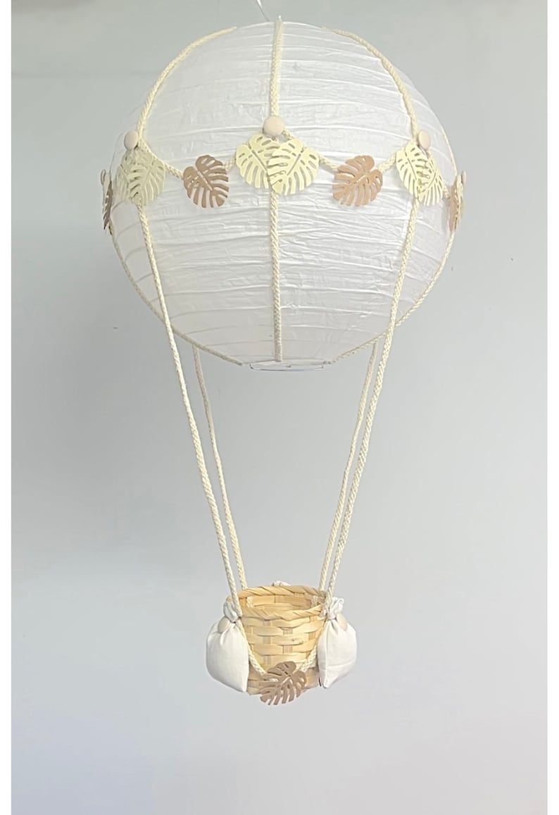 Neutral Jungle Safari Themed Hot Air Balloon Nursery Light Shade imagem 1