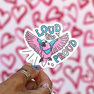 Adesivo forte e orgoglioso (transgender) • Love Birds Pride Collection • Adesivi Pride • LGBTQIA+ • Bandiere Pride • Trans Pride • Support Trans