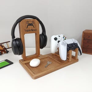 Individueller Gaming-Zubehör-Aufsteller aus Holz für Controllers & Kopfhörer - Einzigartiges Gamer Geschenk