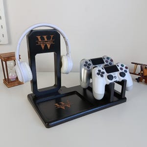 Personalized Wooden Gaming Controller & Headphone Stand: Gamer Gift
