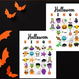 Puede incluir: Dos tarjetas de bingo de Halloween imprimibles con fondo negro y murci&eacute;lagos naranjas. Las tarjetas presentan una variedad de im&aacute;genes con tem&aacute;tica de Halloween, incluyendo fantasmas, calabazas, murci&eacute;lagos, ara&ntilde;as y ma&iacute;z dulce. Las tarjetas est&aacute;n etiquetadas como "Halloween Bingo".