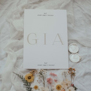 Wildflower uitnodiging mockup - geperste bloem mockup - gedroogde bloemen mockup - Wildflower mockup - Boho uitnodiging mockup - linnen uitnodigen - B6