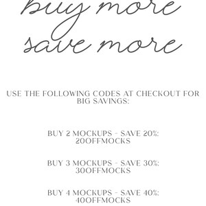 Peut inclure: Texte graphique qui dit "acheter plus, &eacute;conomiser plus" avec une liste de codes de r&eacute;duction pour l'achat de plusieurs maquettes. Les codes sont 20OFFMOCKS, 300FFMOCKS, 40OFFMOCKS et 50OFFMOCKS.