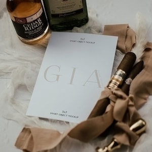 Mockup de barra de cigarros - Mockup de invitación de despedida de soltero - Mockup inspirado en el novio - Mockup de invitación de boda - Mockup de invitación para hombre - Classy A8