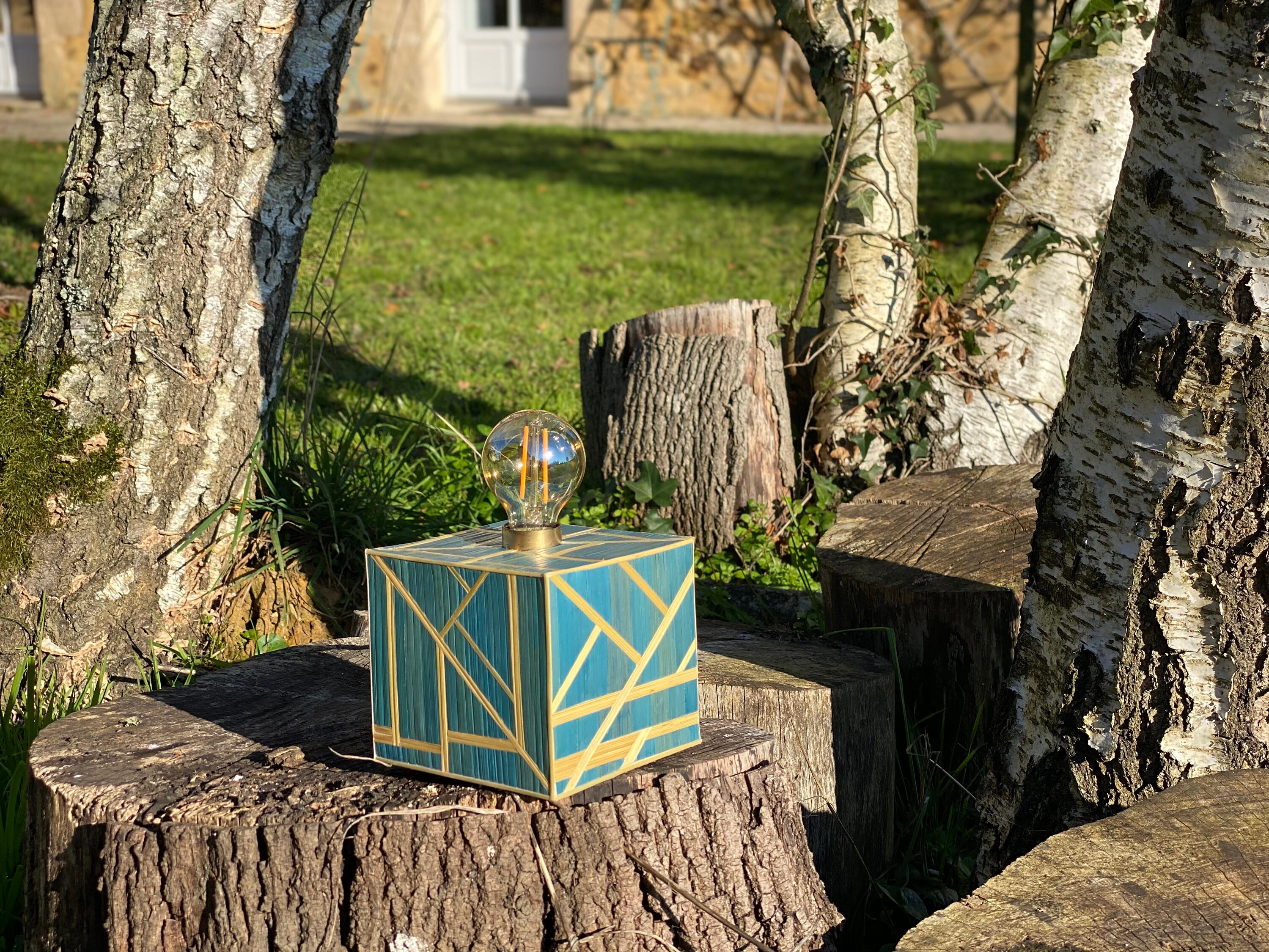 Lampe Cubique en Marqueterie de Paille, Cuzco - Modèle Bleu