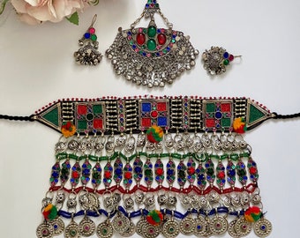 Conjunto de joias Kuchi vintage, gargantilha afegã, adorno de cabeça, brincos.
