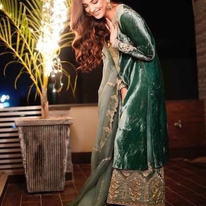Ethereal Elegance: Handmade Sea Green Velvet Wedding Wear with Golden Resham Work Kurta Palazzo with Organza Dupatta, Pakistani Eid Outfit image 3