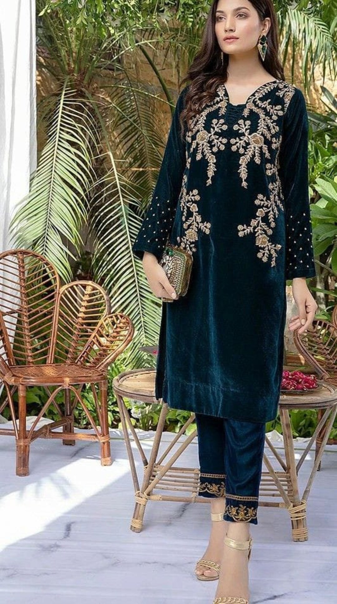 Zari Embroidery work Pakistani Velvet Kurti Pant Dupatta Set(Stitched)