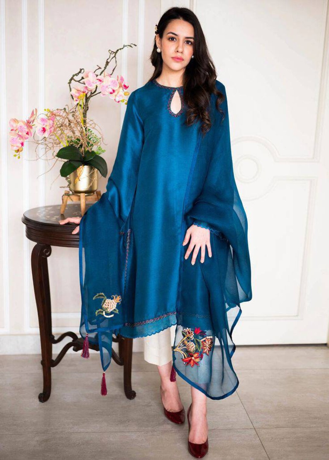 【残りわずか】 Organza Teal Blue Floral Embroidered Kurta Palazzo Dupatta ワンピース