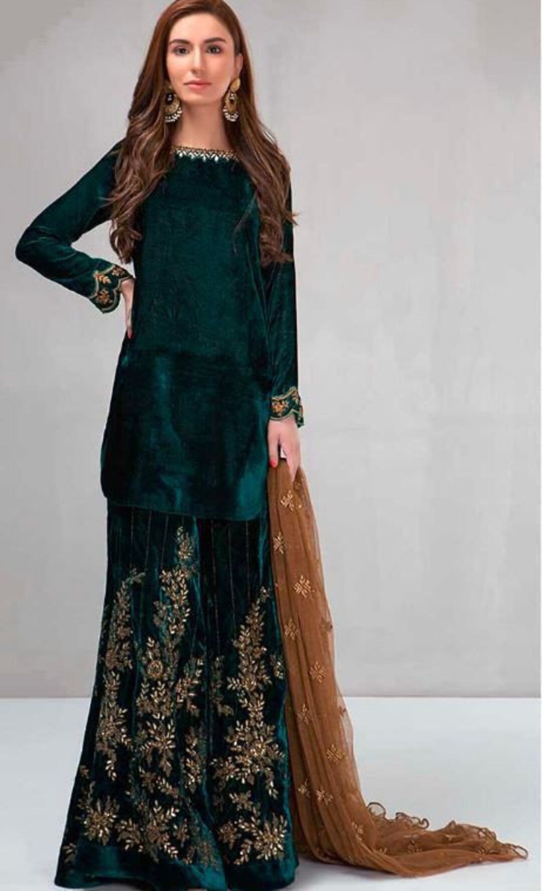 Designer Emerald Green Velvet Kurta Palazzo With Mustard Dupatta With Embroidery Sequence For Women, Party Wear Dress, Pakistani Dress Designer Emerald Green Velvet Kurta Palazzo With Mustard Dupatta With Embroidery Sequence For Women, Party Wear Dress, Pakistani Dress