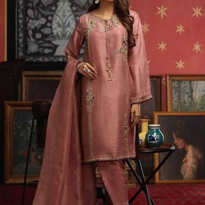 Lilac pink Floral Embroidered Kurta Pant Dupatta Set Indian Ethnic Women Party Wear Silk Pakistan Festive Dress Kurta, Formal Wear