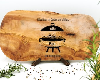 Großes Olivenholzbrett mit Gravur, ca. 50 cm, Personalisiertes Geschenk, Schneidebrett, Vatertag, Grillmeister, Servierbrett, Grillbrett