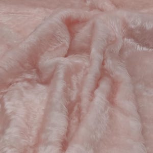 Piel sintética de pelo corto estándar, color rosa bebé, varios largos, ancho 160 cm