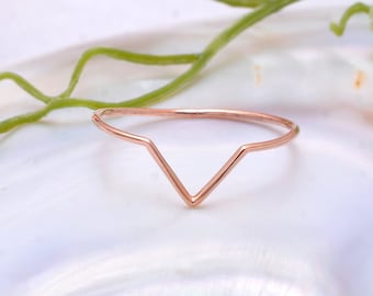 Anillo Chevron de oro superfino, anillo en V, anillo de oro rosa, anillo de oro fino, anillo curvo, anillo de oro de 14 k, anillo delicado para el pulgar / anillo Esprit