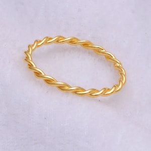 Anello Twist / Anello Twist con corda / Oro giallo 14k / Anello impilabile / Anello in oro massiccio 14k / Anello minimalista / Anello di fidanzamento / Anello impilabile