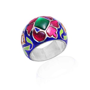 Anillo de rubí y esmeralda Kundan Meena mughal con incrustaciones de rubí. Anillo de plata indio antiguo y pesado. Anillo floral. Joyería india.